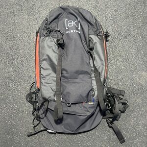 BURTON: [ak] Surgence Tour 18L Pack